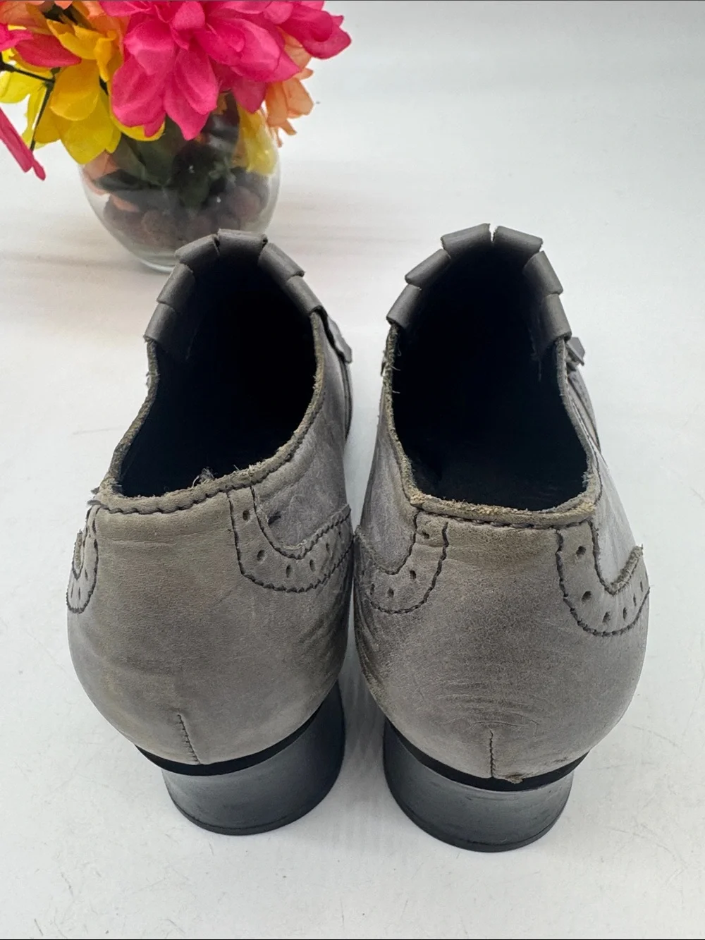 Born Gray Tassel Brogue Low Block Heels Size 8.5 MCH10109G